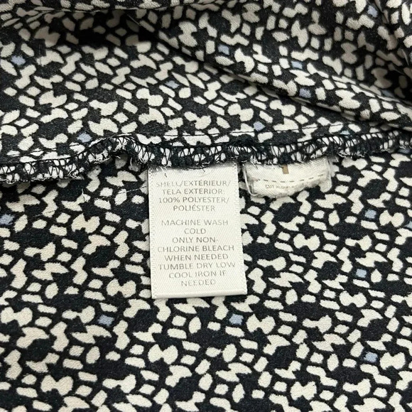 Ann Taylor Loft Patterned Flutter Sleeve Front Tie Blouse M - Picture 4 of 4